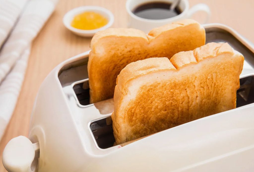 Brænder din toast og lugter dårligt? Disse to billige brødrister-tricks løser problemet