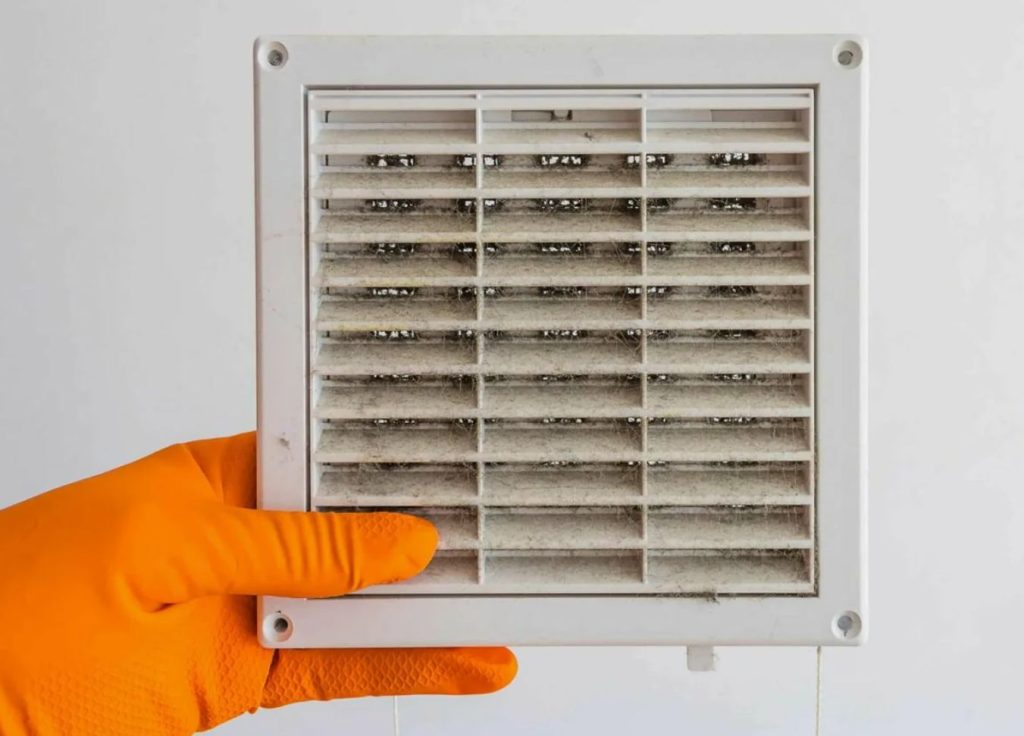 Denne hjemmelavede blanding rengør dit ventilationsgitter, indtil det er skinnende rent