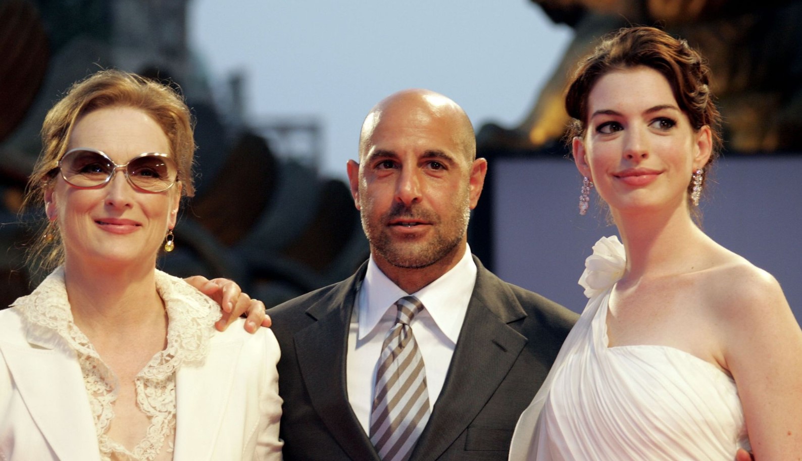 Det bliver en meget stilfuld film: nye fotos af Anne Hathaway fra optagelserne til 'The Devil Wears Prada 2'
