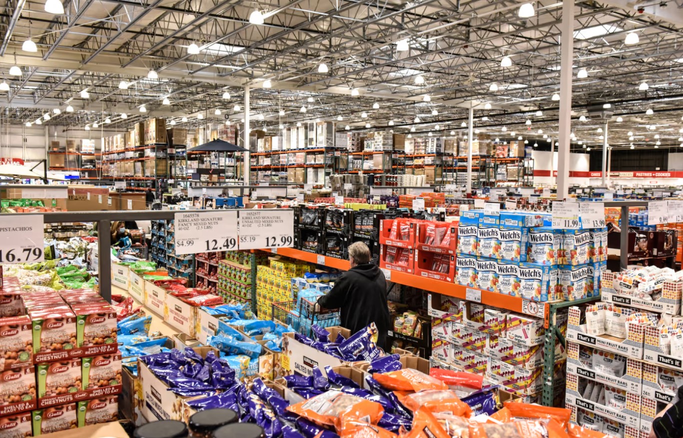 Er boykotten slut? Unge danskere tager til Sverige for at handle i amerikanske supermarkeder.