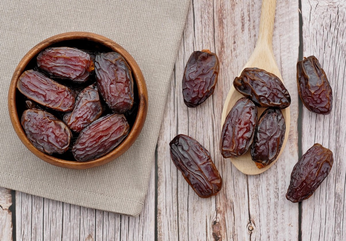 Dit hår bliver tykkere og sundere: sørg for at tilføje en velkendt tørret frugt til din daglige kost