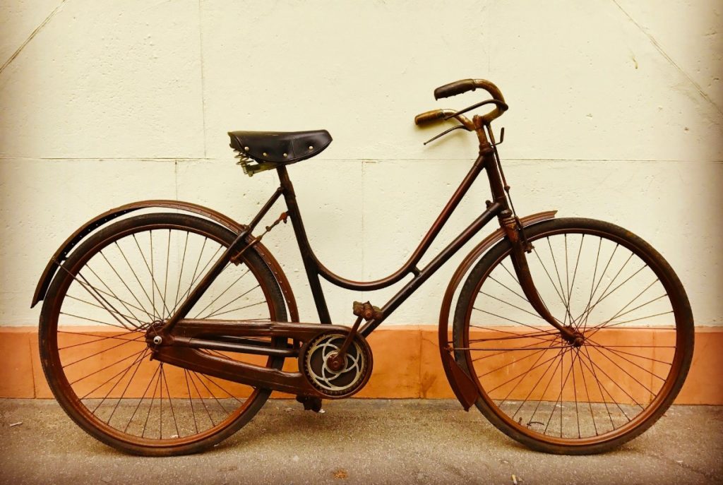 En gammel cykel er ikke affald: det er det, som folk med gyldne hænder forvandler den til