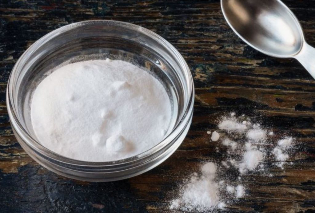 Hvordan og hvorfor man bruger bagepulver til håret