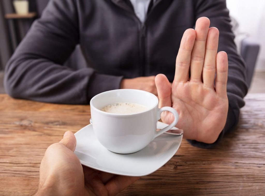 Kaffeabstinenssymptomer overraskede Sanna – i en uge havde hun så ondt i musklerne, at hun ikke kunne sidde stille
