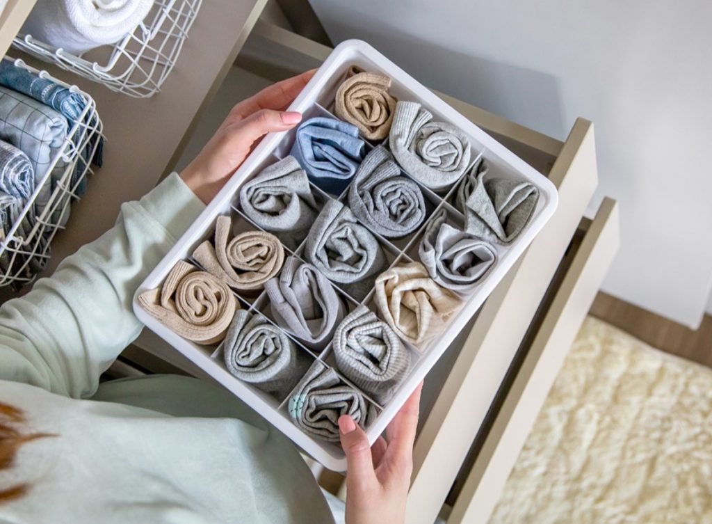 Ny hitmetode udfordrer KonMari – 'Poop-reglen' hjælper nu med at organisere hjemmet