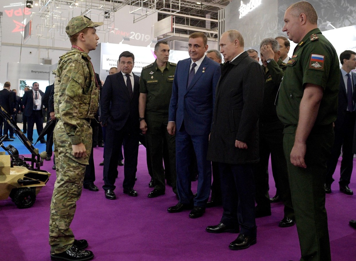 Putins pompøsitet er et dække for Ruslands langvarige tilbagegang: The Hill