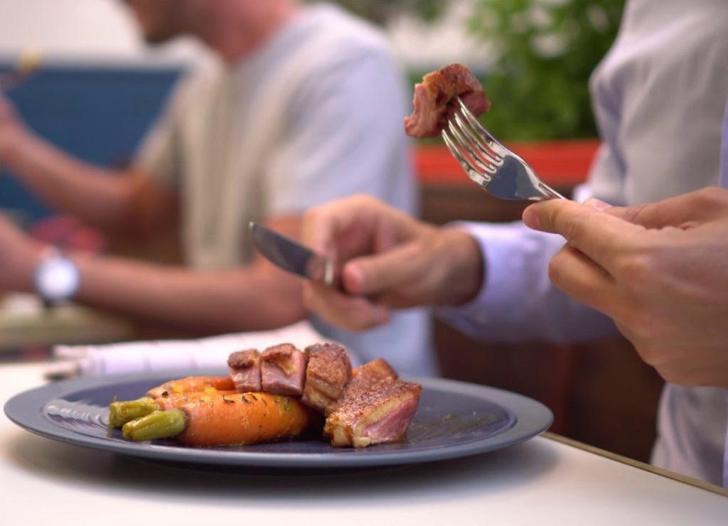 Skærer du kartofler med en kniv? I Tyskland anbefales dette ikke.