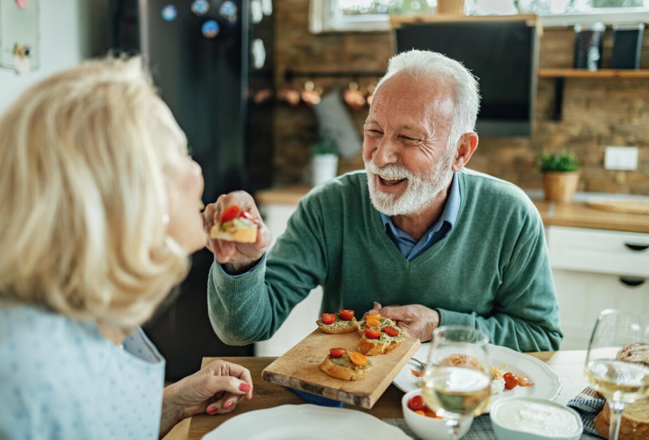 Folk, der stadig ser ungdommelige ud som 60+, følger normalt disse 9 daglige vaner.
