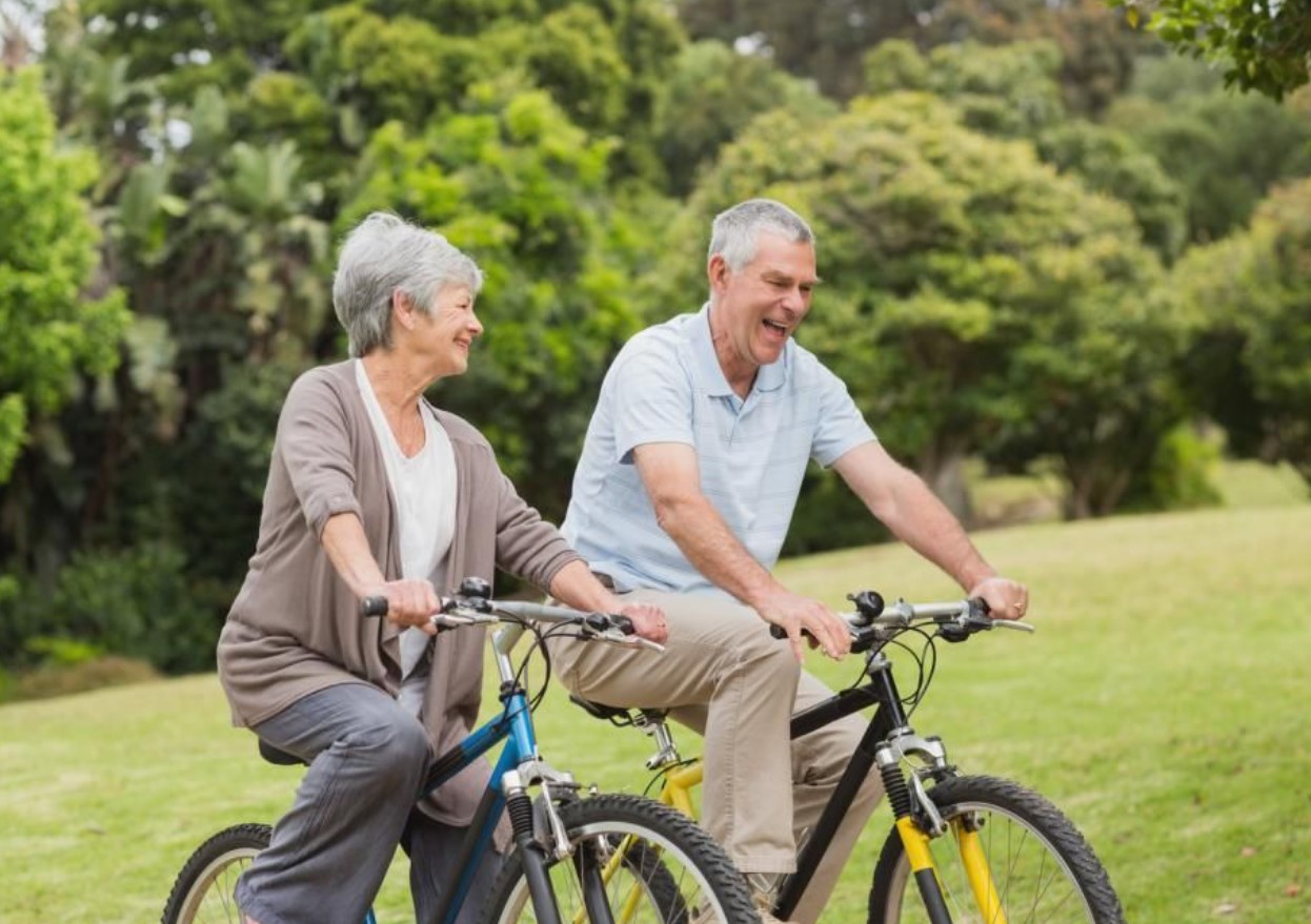 Folk, der stadig ser ungdommelige ud som 60+, følger normalt disse 9 daglige vaner.