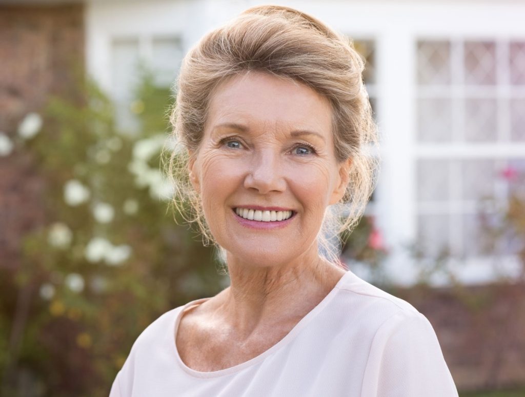 Folk, der stadig ser ungdommelige ud som 60+, følger normalt disse 9 daglige vaner.