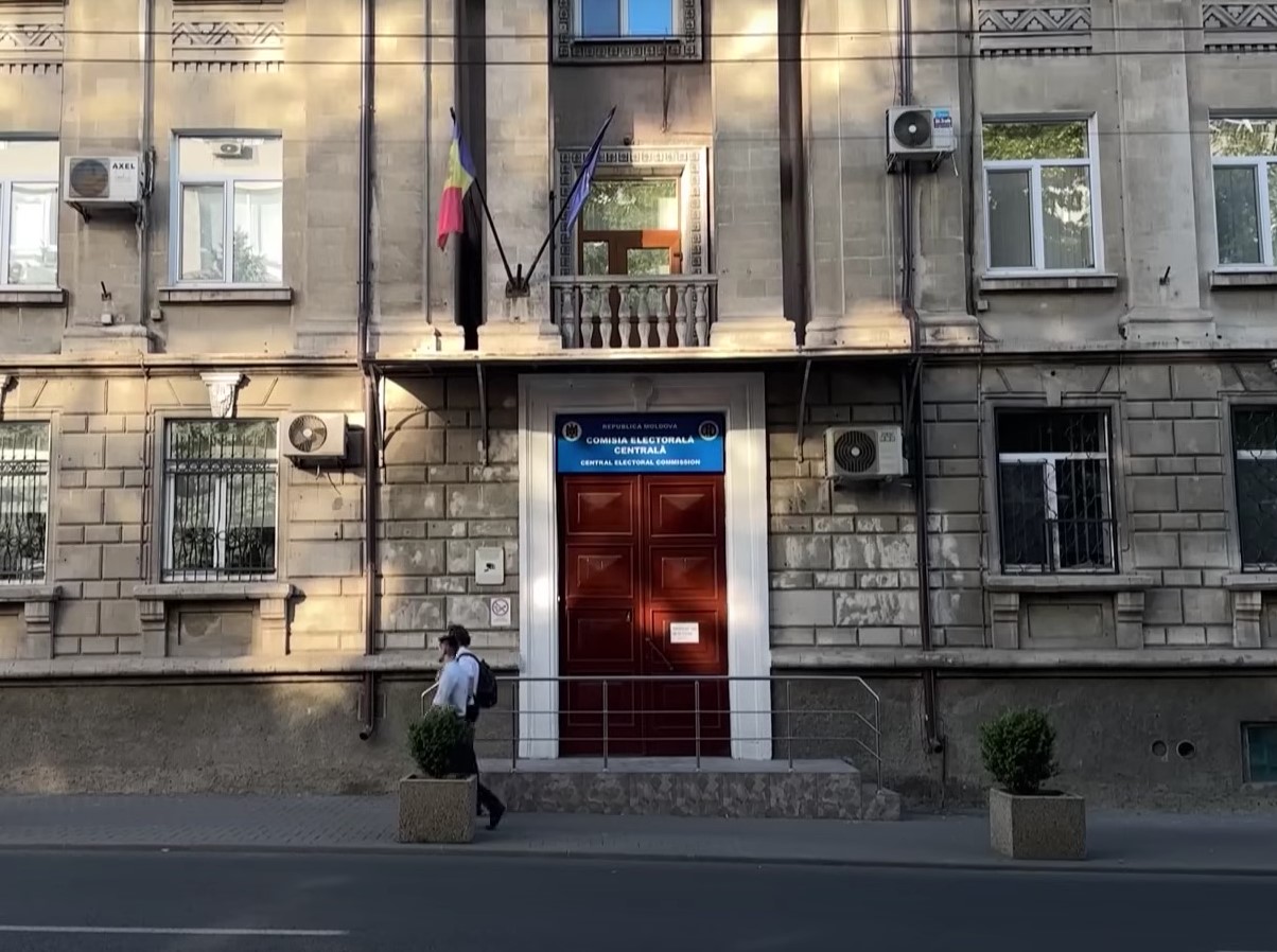 Parlamentsvalget er begyndt i Moldova, som vil afgøre landets kurs mod Europa