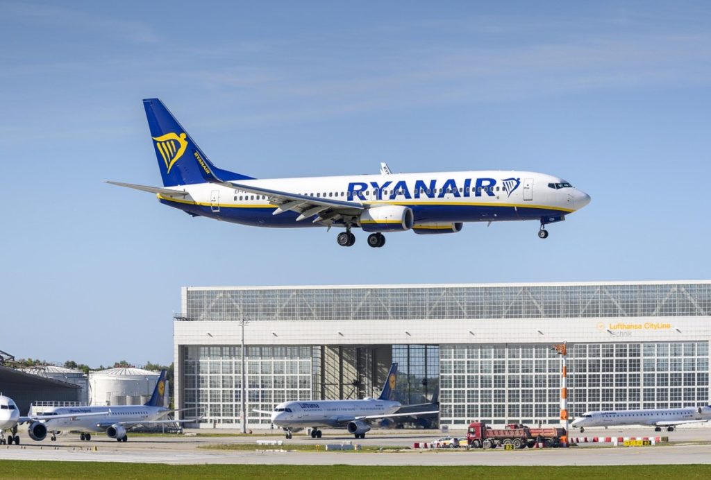 Ryanair advarer: passagerer med sorte, blå og grå kufferter bør tænke sig om en ekstra gang