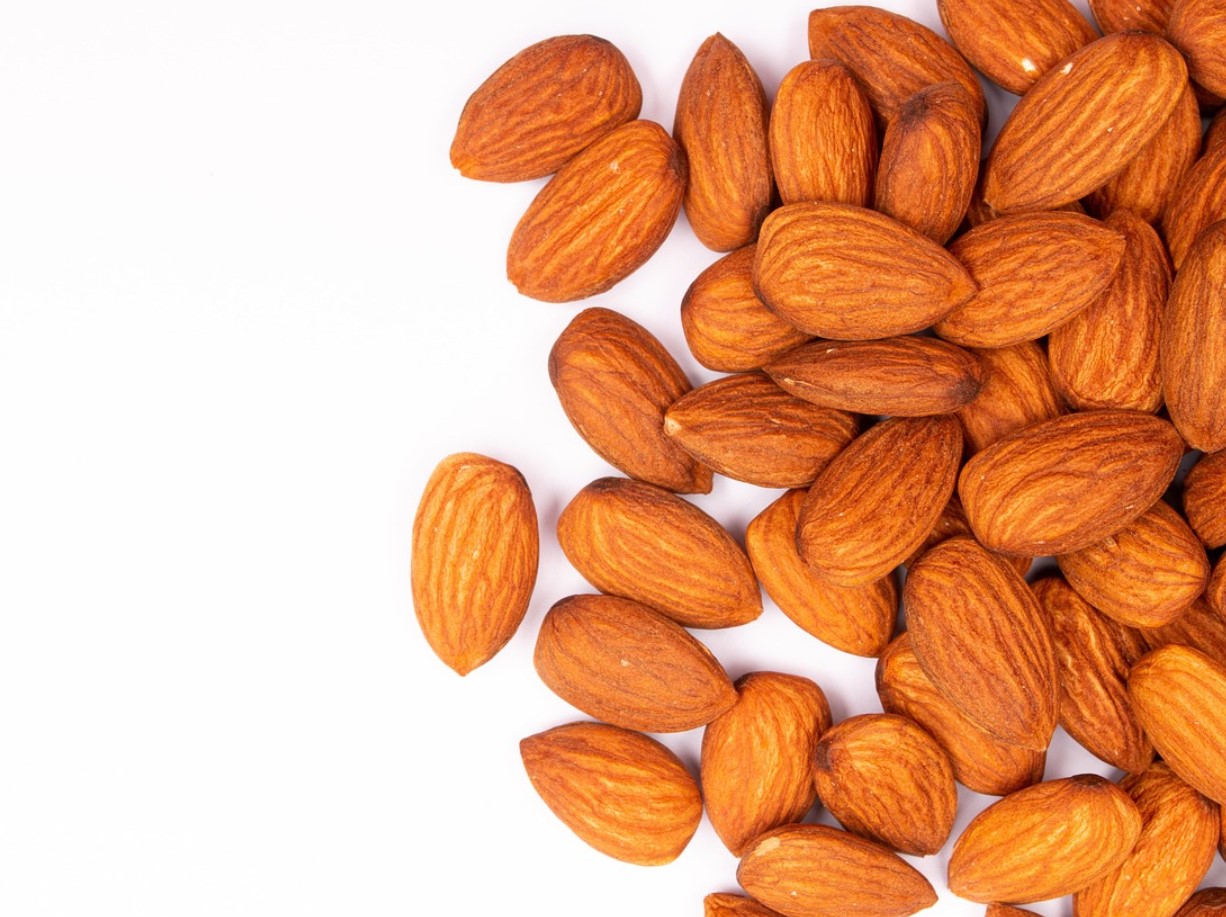 7 bivirkninger ved at spise for mange mandler