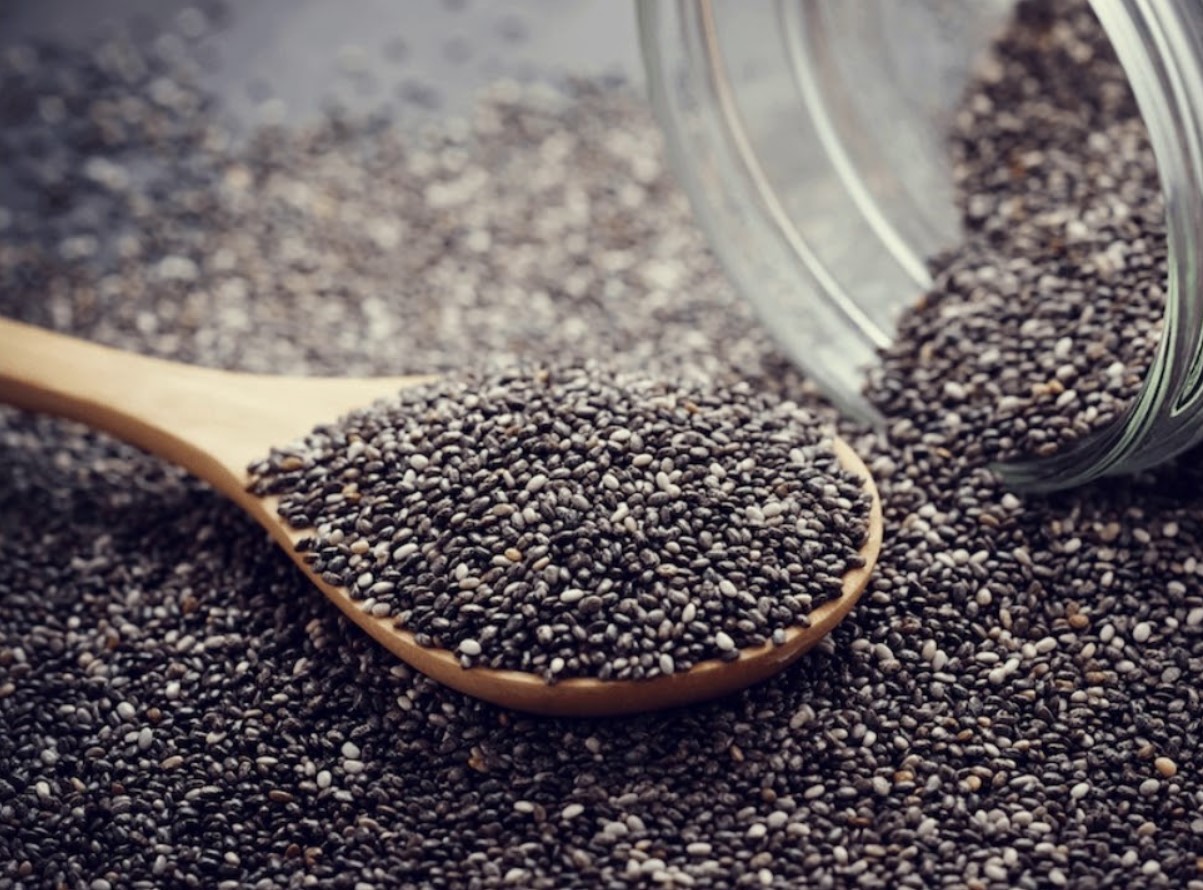 Psylliumskaller vs. chiafrø: hvilket indeholder mest fiber til fordøjelsen?