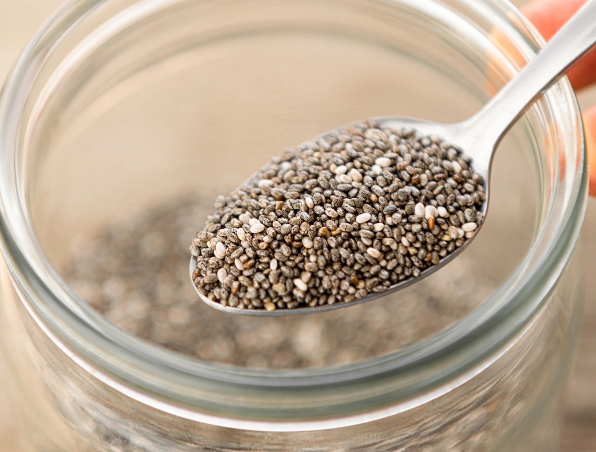 Psylliumskaller vs. chiafrø: hvilket indeholder mest fiber til fordøjelsen?